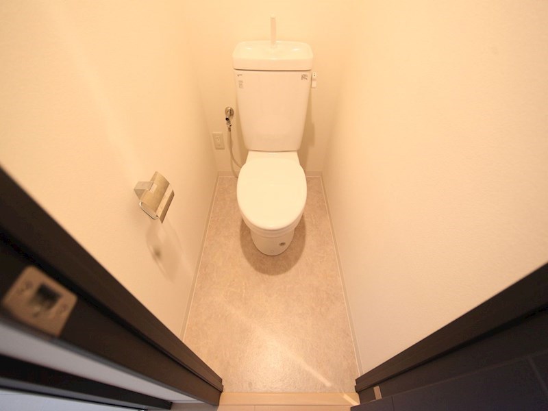 トイレ　温水洗浄便座付トイレ