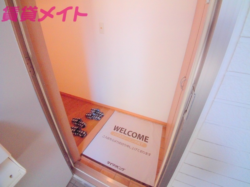 玄関　別部屋反転参考写真