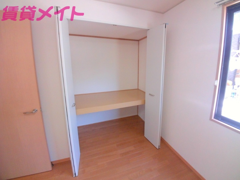 収納　別部屋反転参考写真