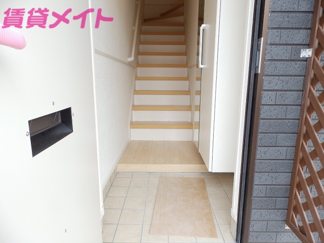 玄関　同型反転写真