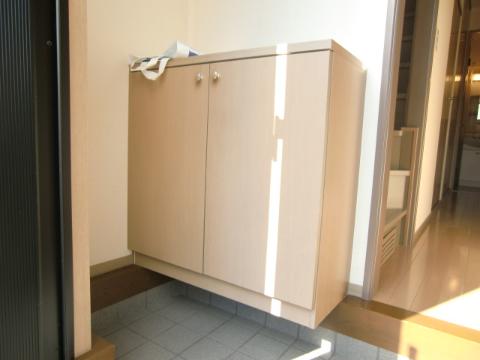 サンシティⅡ　玄関　シューズＢＯＸ