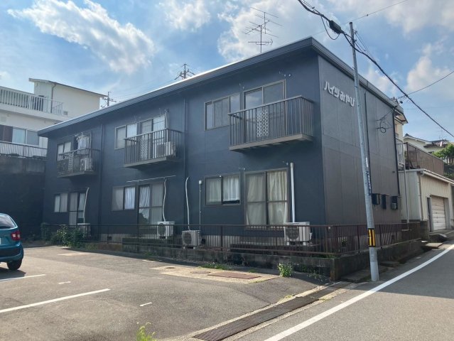 その他共有部分　今はやりのダークグレーの外観です。