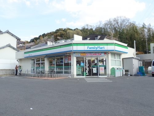 コンビニ　ファミリーマート名東貴船２丁目店（コンビニ）まで619m