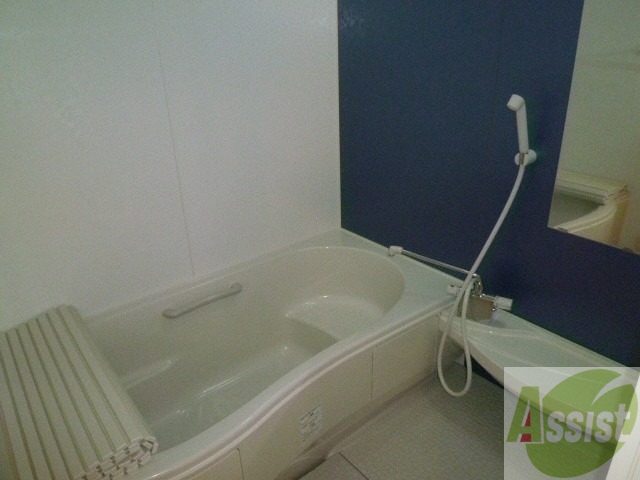 バス・シャワールーム　お風呂です。ゆっくりお風呂につかるのも体に良いですね～