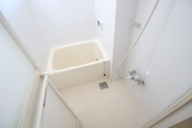 バス・シャワールーム　別部屋の写真です。※現状優先