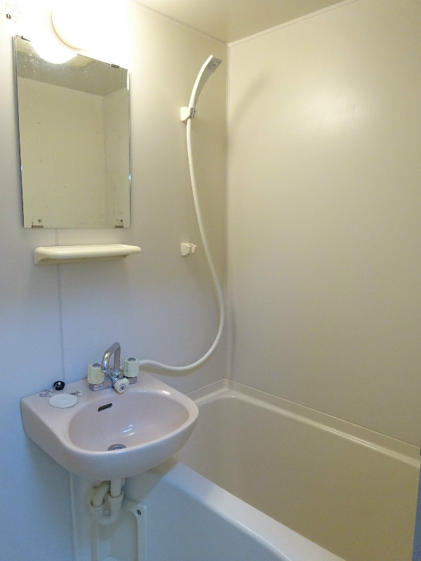 バス・シャワールーム　※同タイプのお部屋です
