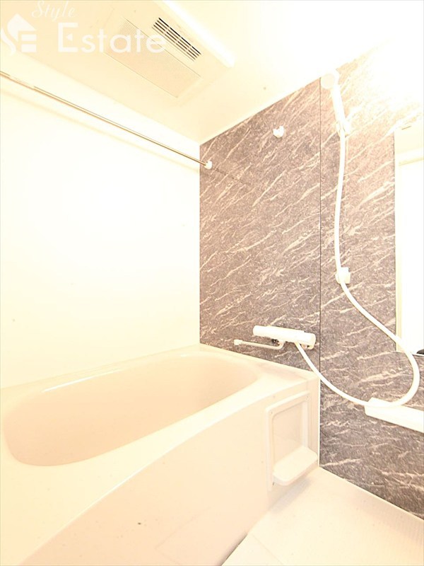 バス・シャワールーム　バスルーム