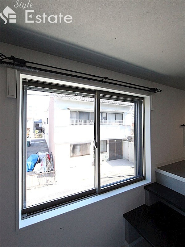 バルコニー　採光窓