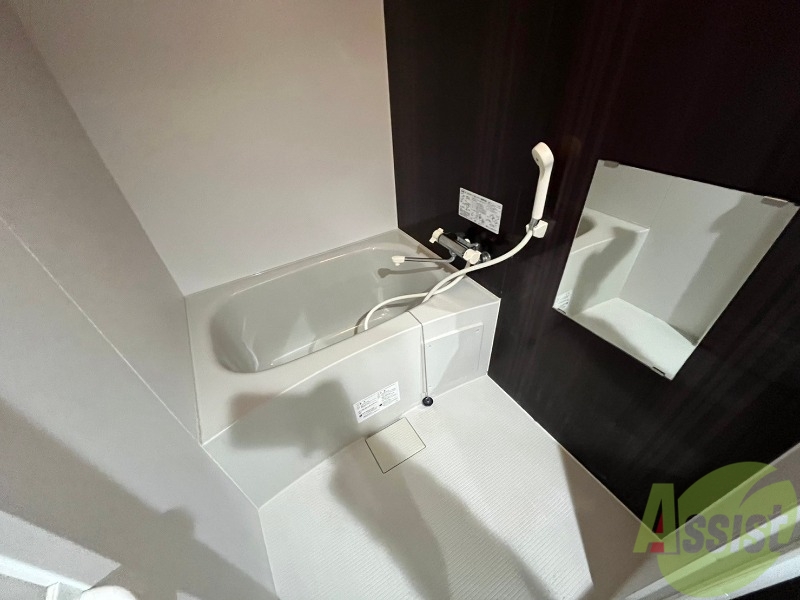 バス・シャワールーム　お風呂になります。一日の疲れを癒してくださいね。