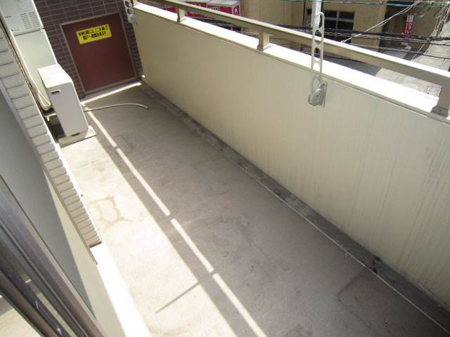 バルコニー　※写真は別のお部屋です。現況を優先させて頂きます。