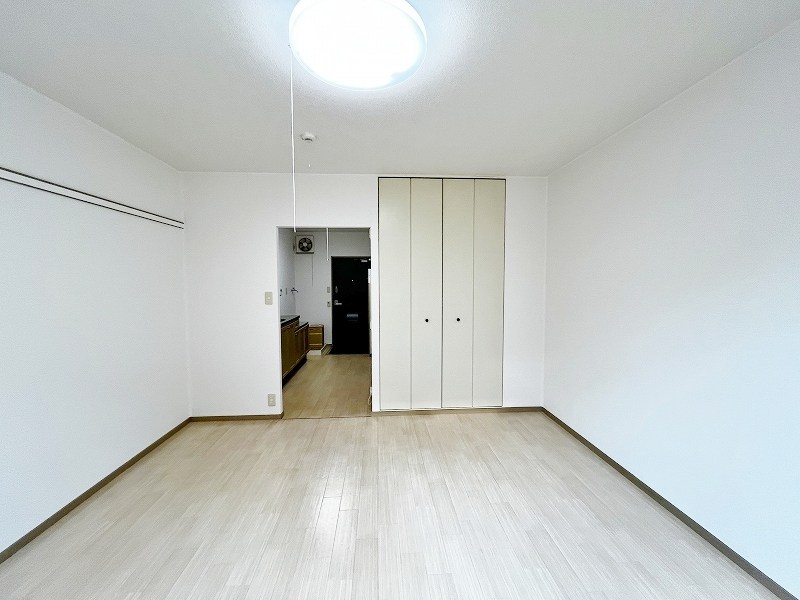 居室・リビング　★洋室8帖★