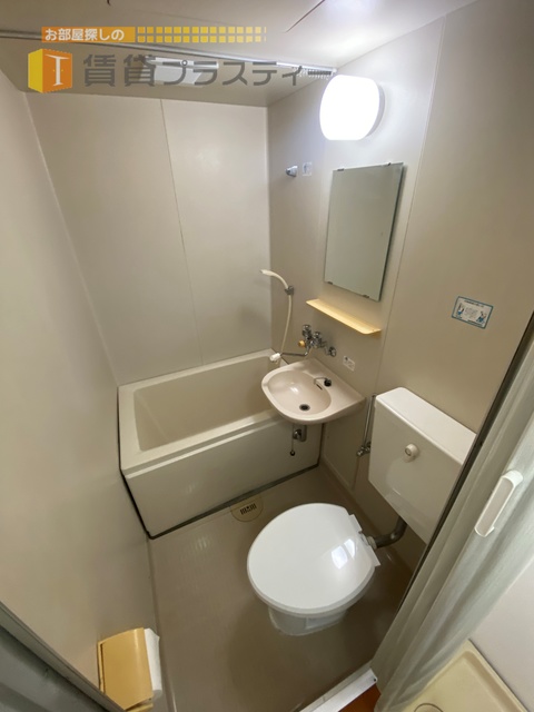 バス・シャワールーム　１日の疲れをバスルームでゆっくりと…。