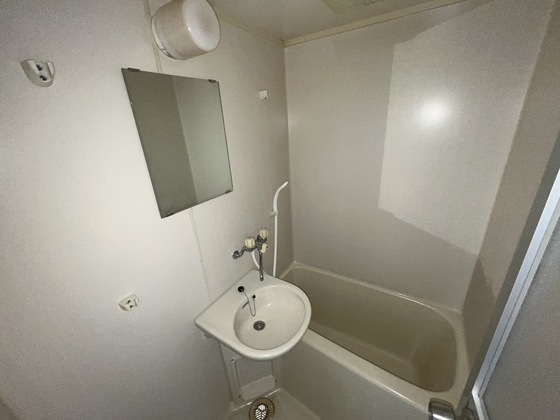 バス・シャワールーム　※別号室の写真です