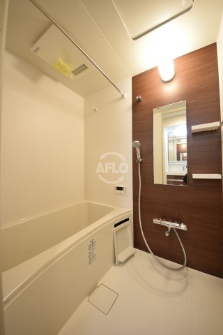 バス・シャワールーム　フォーリアライズ本町レクス　浴室