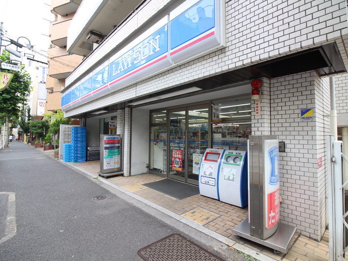 コンビニ　ローソン 代々木西参道店（コンビニ）まで4m