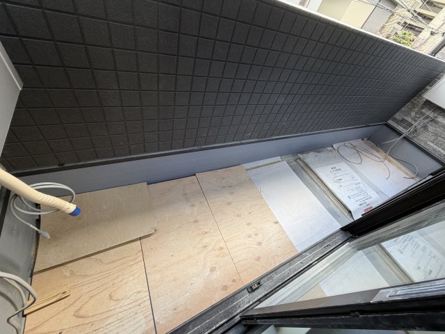 バルコニー　建設中