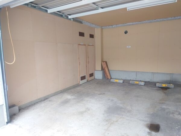 駐車場　駐車場は一台無料です！