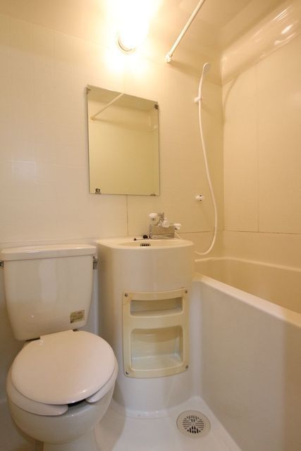 トイレ　３点ユニットバス