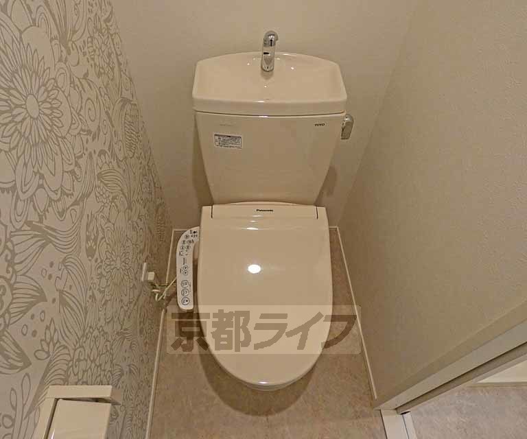 トイレ　ウォシュレット付きです・