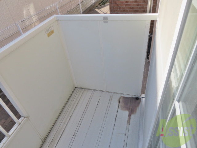 バルコニー　バルコニーは洗濯物を干すスペースが確保されていました。