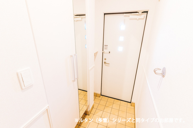 玄関　同タイプのお部屋