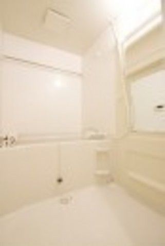バス・シャワールーム　☆新婚さんオススメ築浅1ＬＤＫ！設備充実☆