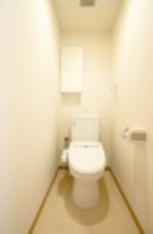 トイレ　☆新婚さんオススメ築浅1ＬＤＫ！設備充実☆