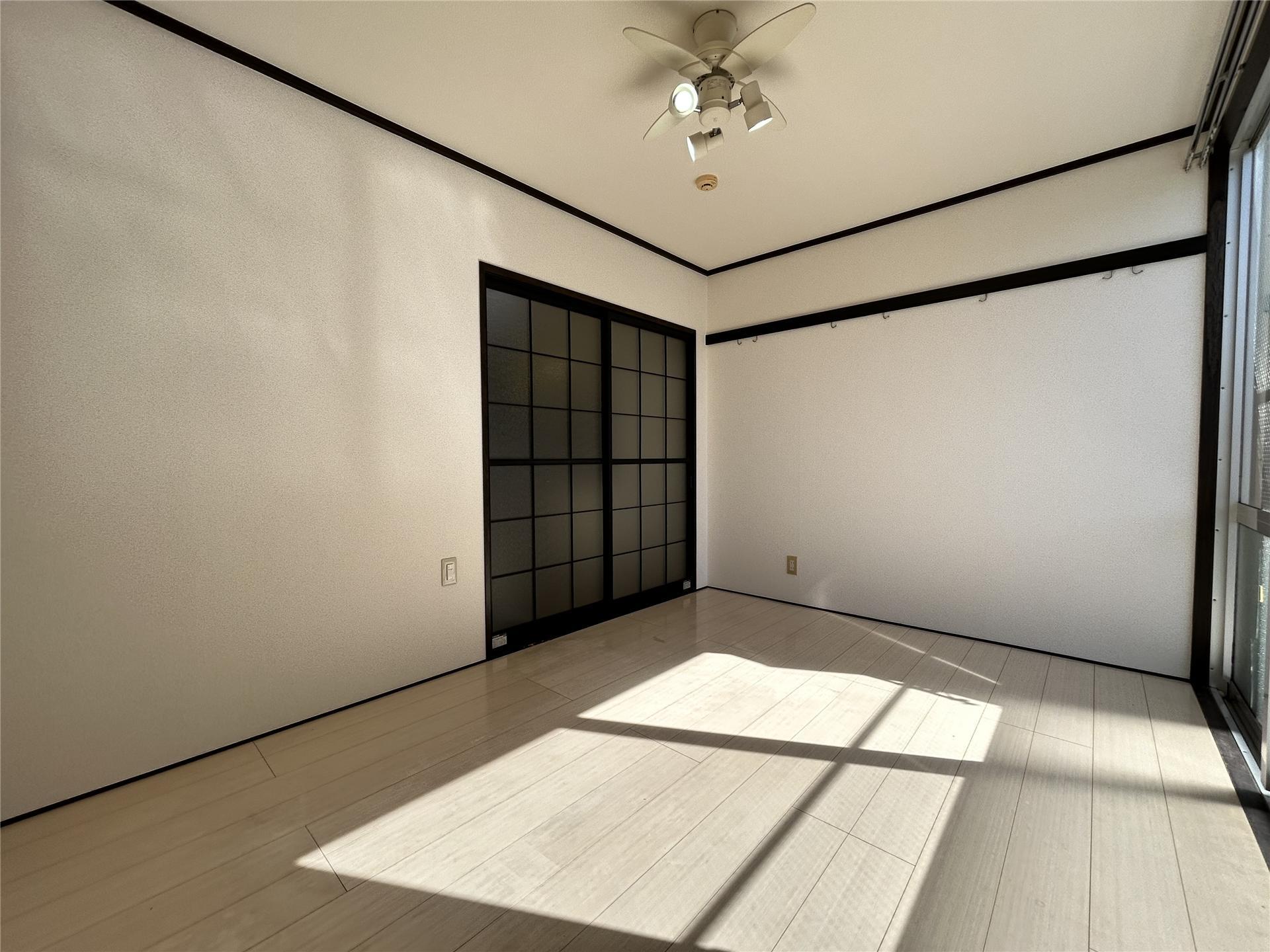 居室・リビング　フローリング６帖の洋室です