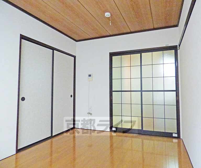 居室・リビング　広々とした室内です。