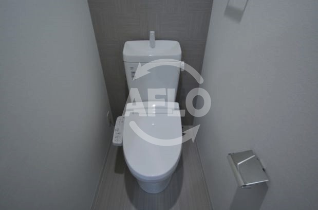 トイレ　エスリード心斎橋EAST　トイレ