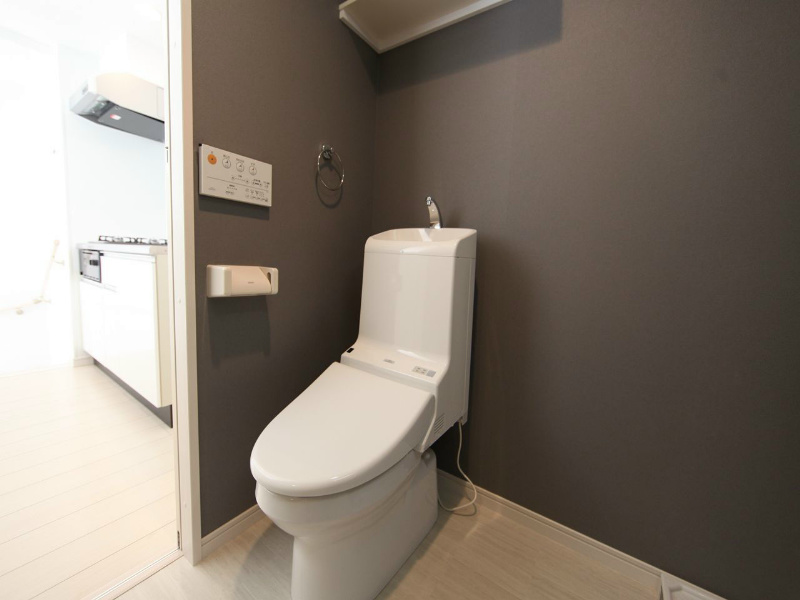 トイレ　温水洗浄暖房便座付トイレ