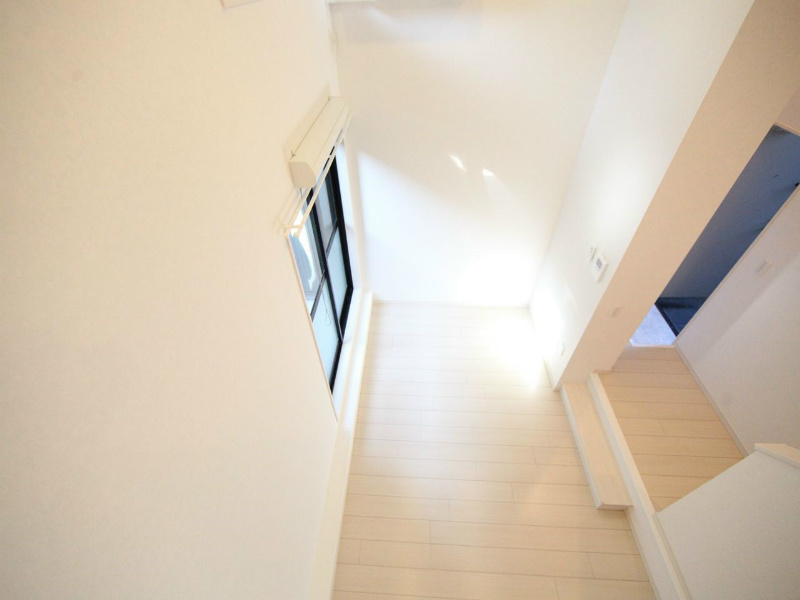 バルコニー　洋室5.5帖　アンダーロフト5.7帖（収納でも使えます）