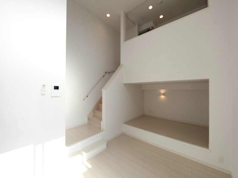 居室・リビング　洋室5.5帖　アンダーロフト5.7帖（収納でも使えます）