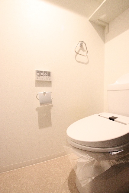 トイレ　※別室の参考写真の為、現況優先です。