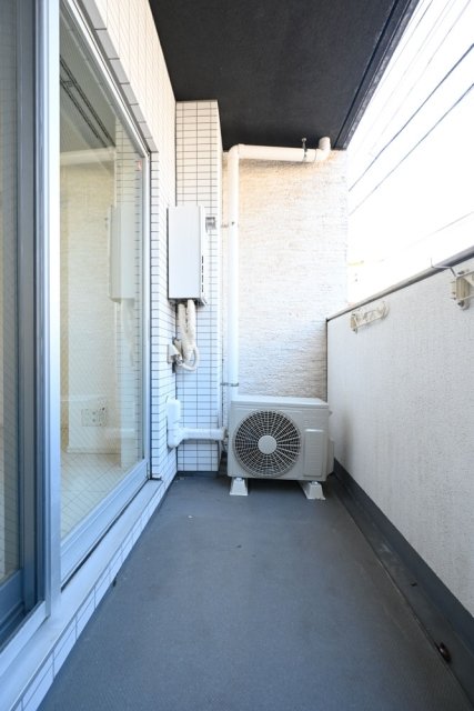 バルコニー　★洗濯物を干すスペース充分に取れます★