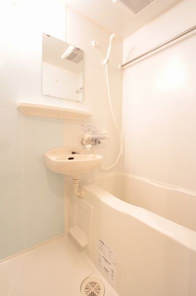 バス・シャワールーム　★浴室乾燥機付きバスルーム★