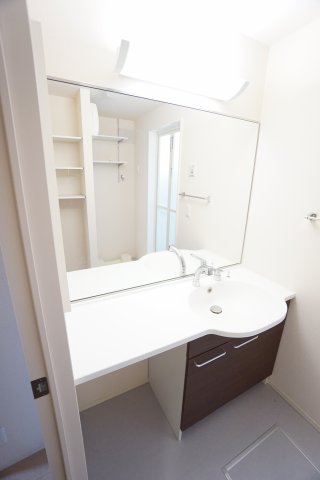 洗面設備　※同物件・同タイプの写真です。