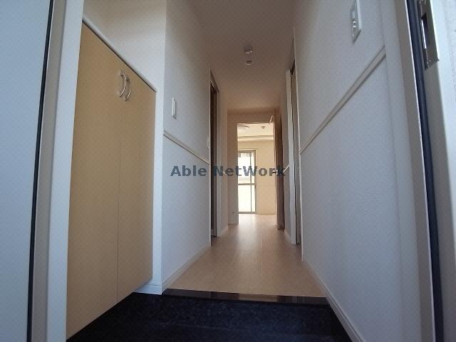 玄関　＊同物件別部屋参照写真