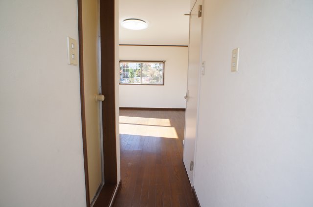 その他部屋・スペース　お風呂とトイレが左右にあります