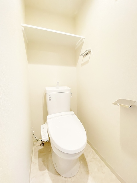 トイレ　暖房便座付シャワートイレ