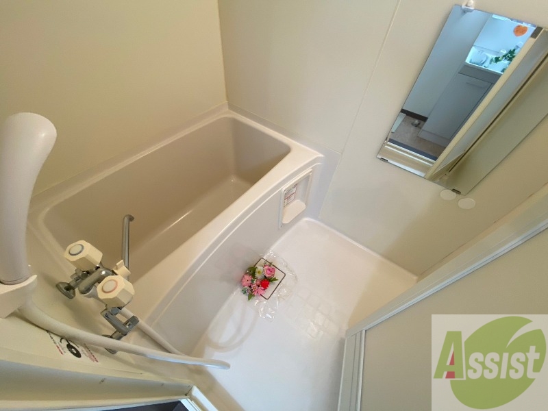 バス・シャワールーム　お風呂です。ゆっくりお風呂につかるのも体に良いですね～