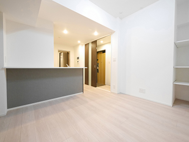 居室・リビング　白ベースで明るい雰囲気に