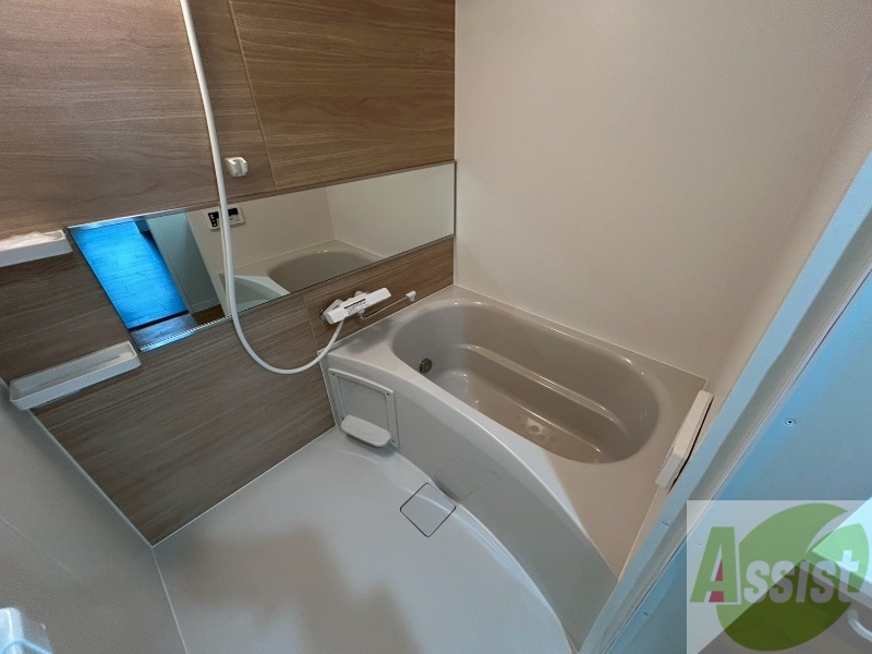 バス・シャワールーム　ユニットバスです。疲れを癒すのに欠かせませんね！