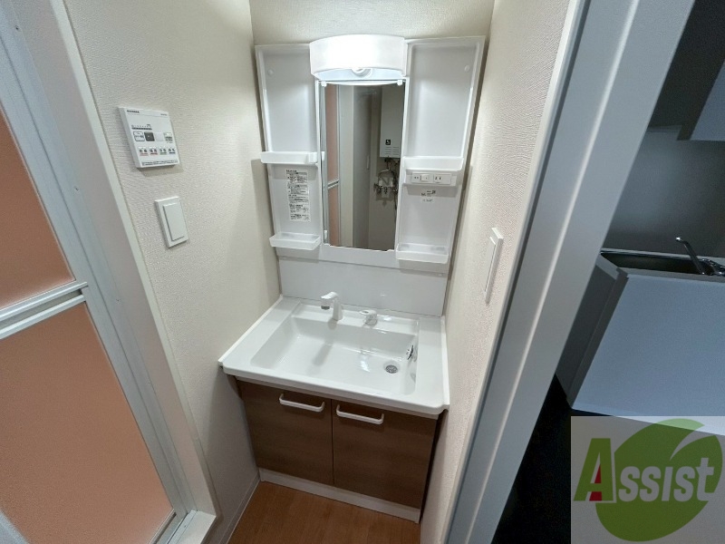 洗面設備　こちらに洗面台があります。朝の洗顔はこちらで。