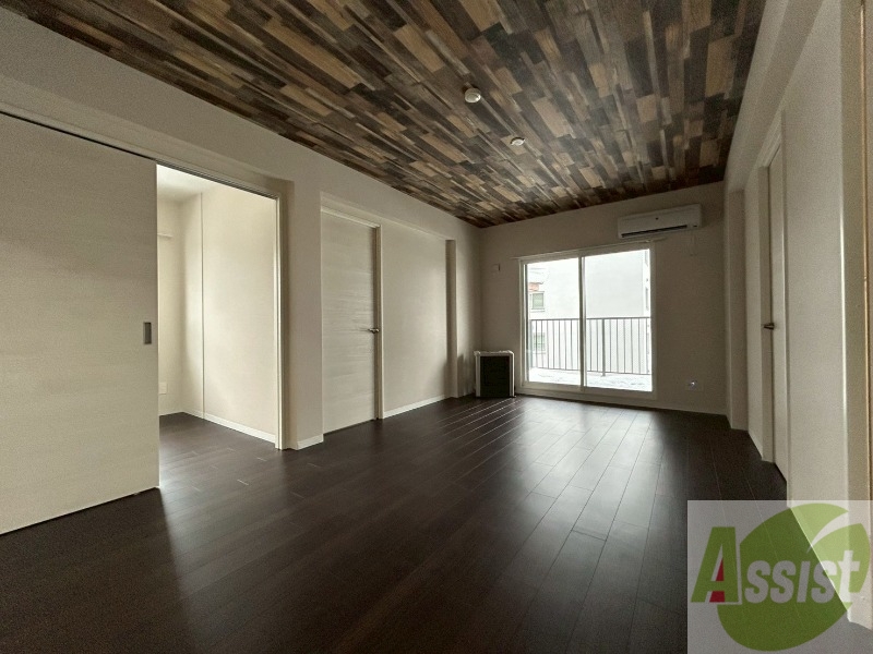 居室・リビング　広くてキレイなお部屋が広がっていて、充実した生活が送れそう。