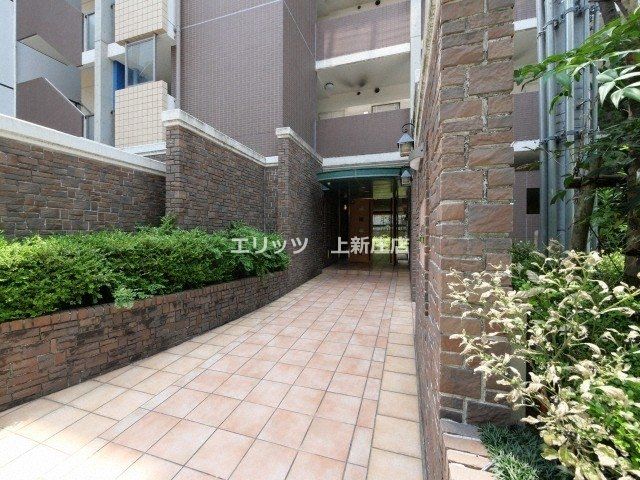 エントランス　庭