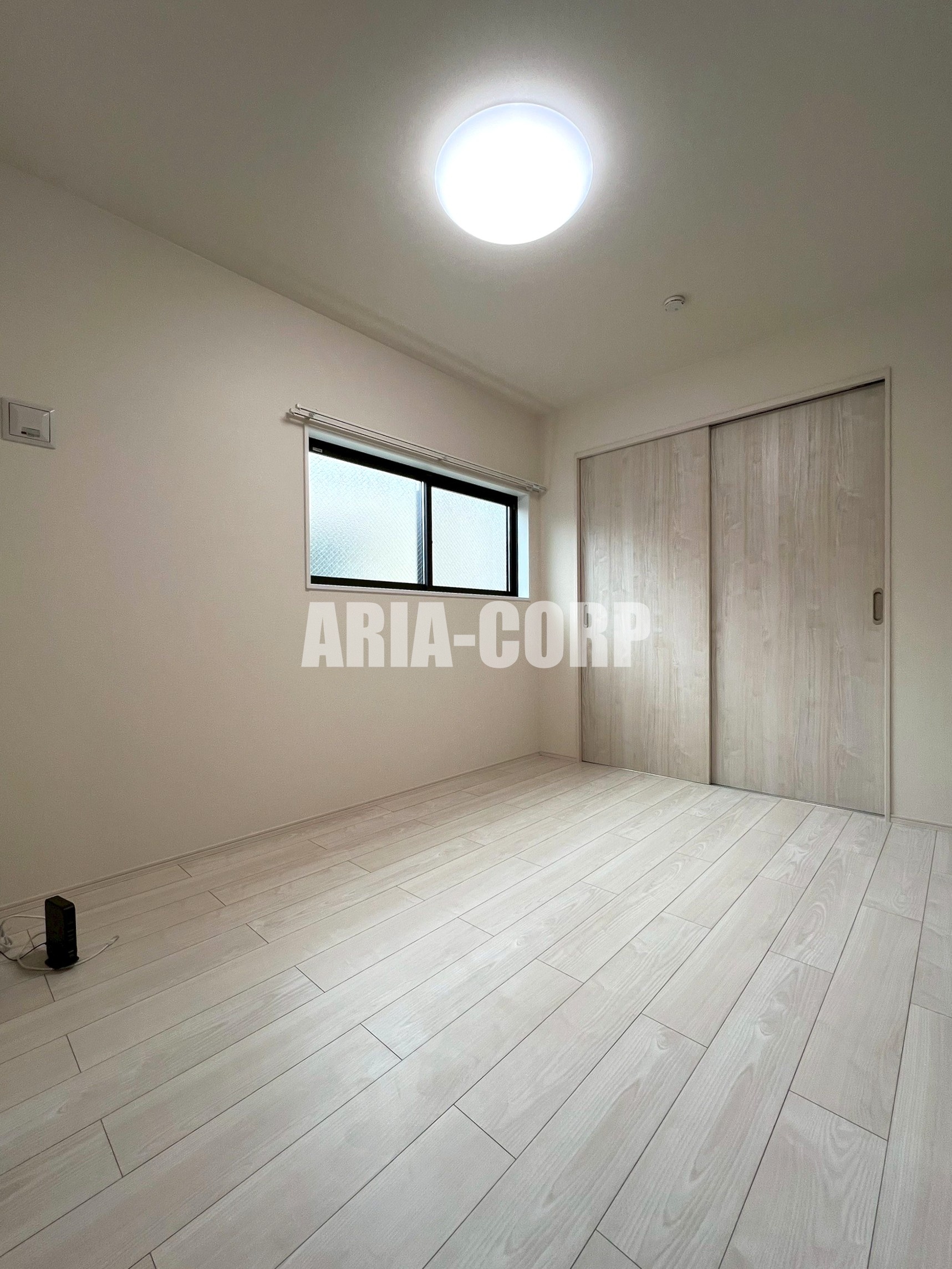 居室・リビング　白を基調とした広々お洒落なお部屋！