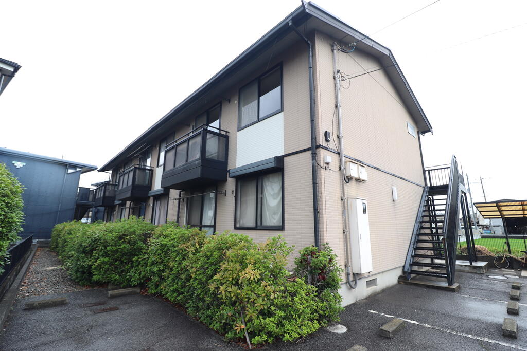 建物外観　2階建ての2DKアパートです♪