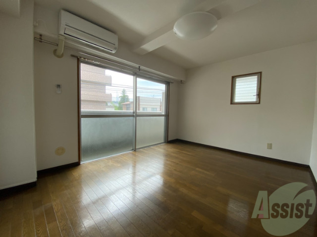 居室・リビング　８．０帖のリビングです。広々としていますね。