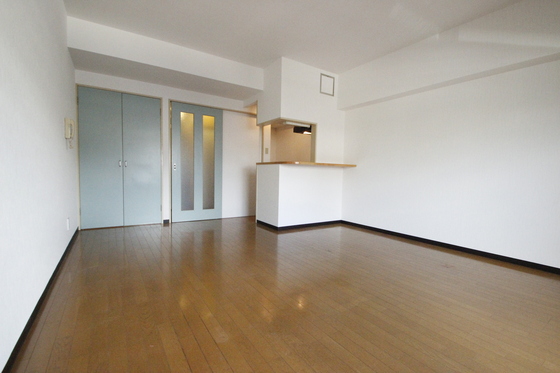 居室・リビング　※別号室の写真です